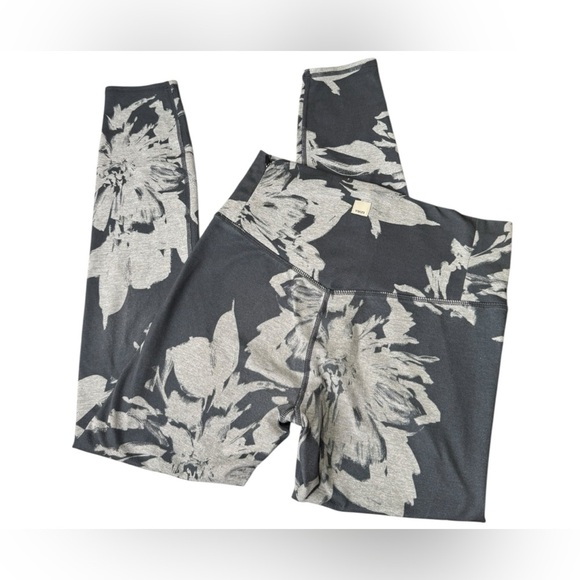 VUORI Clean Elevation Leggings Womens Size S Charcoal Gray Big Flower - Picture 5 of 7